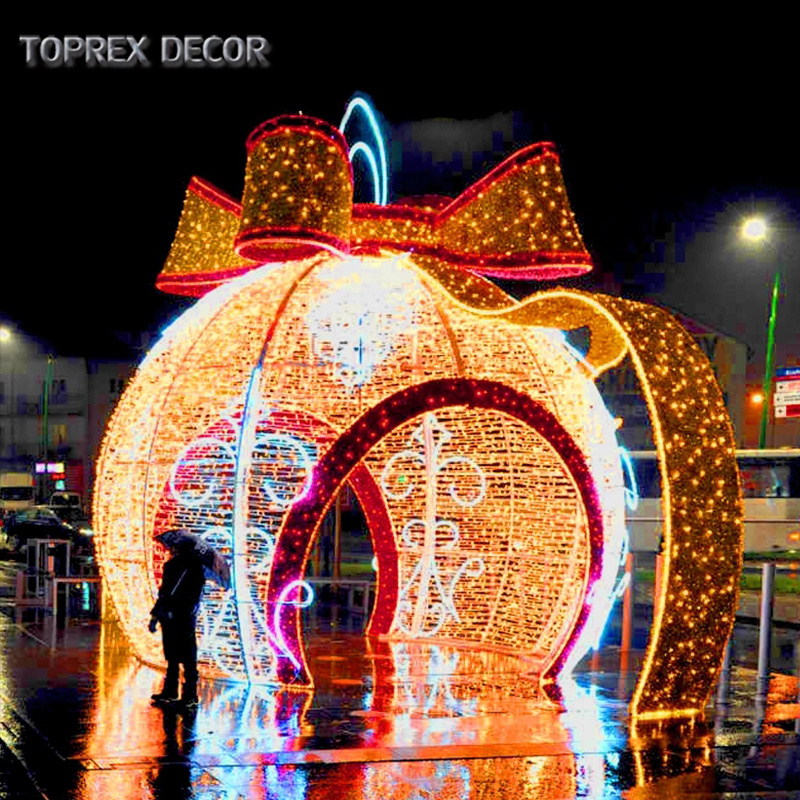 Outdoor Ornaments  Wholesale Decorations Iron Metallic Christmas Baubles Waterproof 3D Giant LED Lighted Ball-Shaped