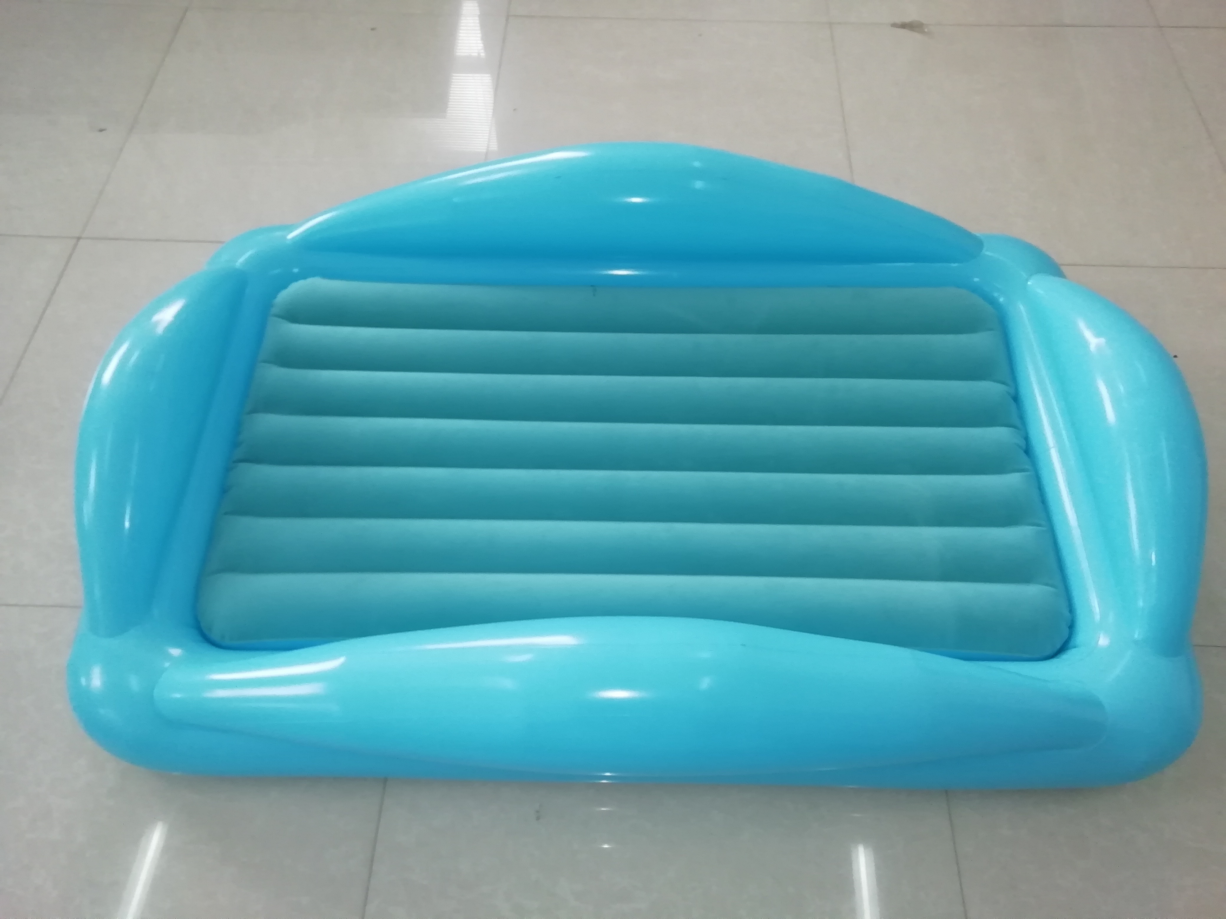 Hot selling Inflatable toddler travel bed customized children sleepover bed mattress living room