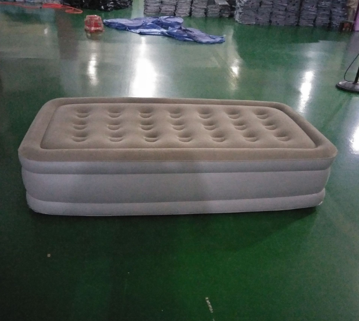 Single Size Air Mattress Blow up high Raised Airbed Inflatable Bed with Built-in Pump and pump for vacation