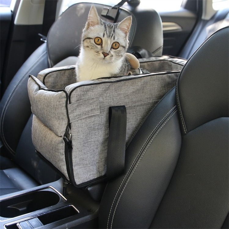 Manufacturer Wholesale New Portable Dog Car Console Armrest Booster Seat Included Safety Tethers