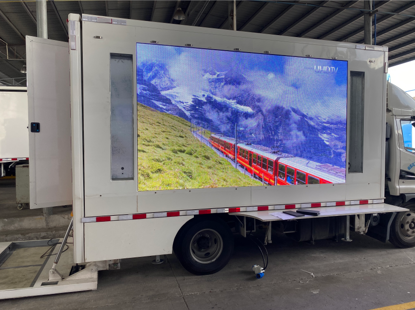 2022 high quality 3840hz 6000cd/m2 electric digital led mobile trailer sign advertising tricycle billboard