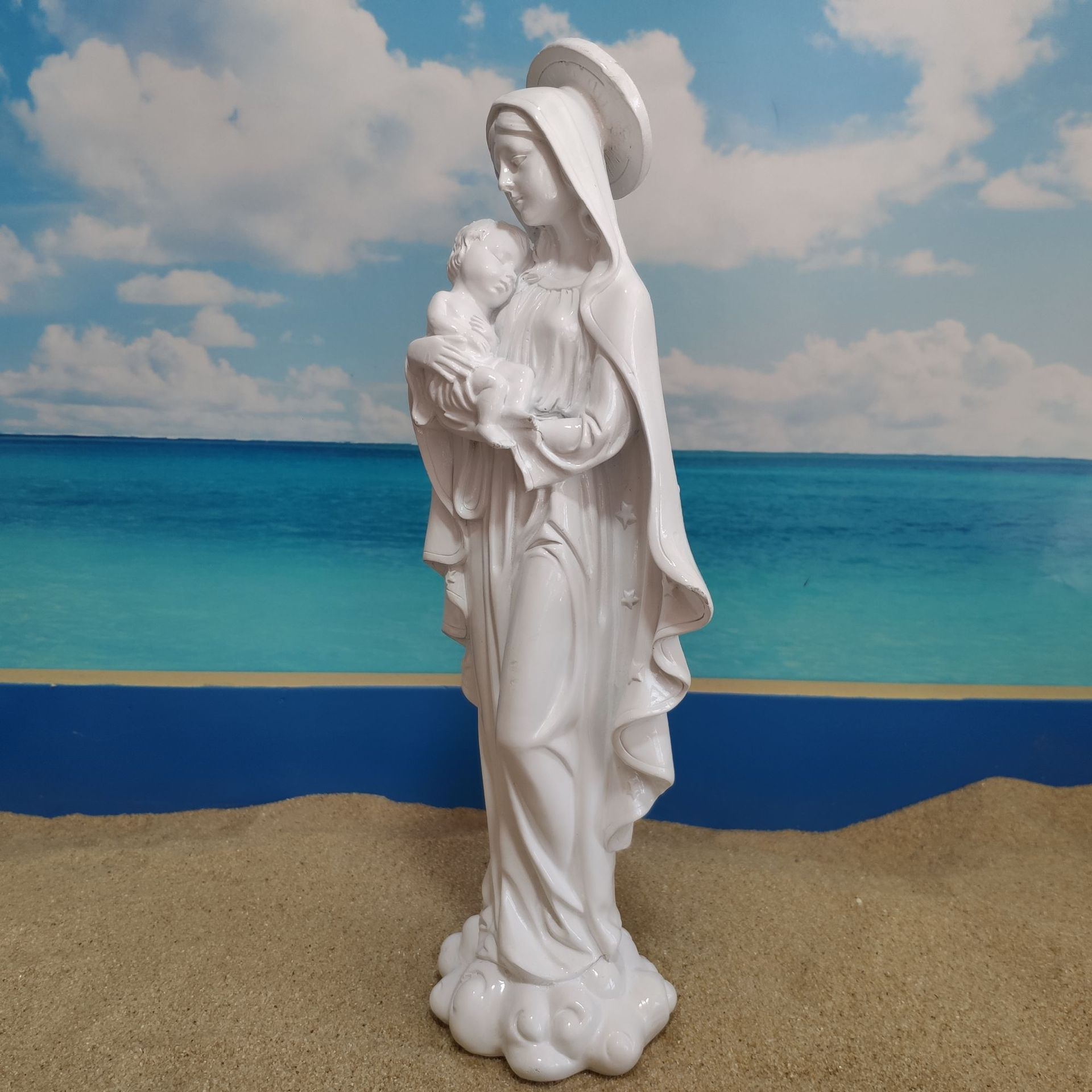 2023 Resin Religious Catholic Virgin Mary with Baby Jesus Statue for Home Decorations