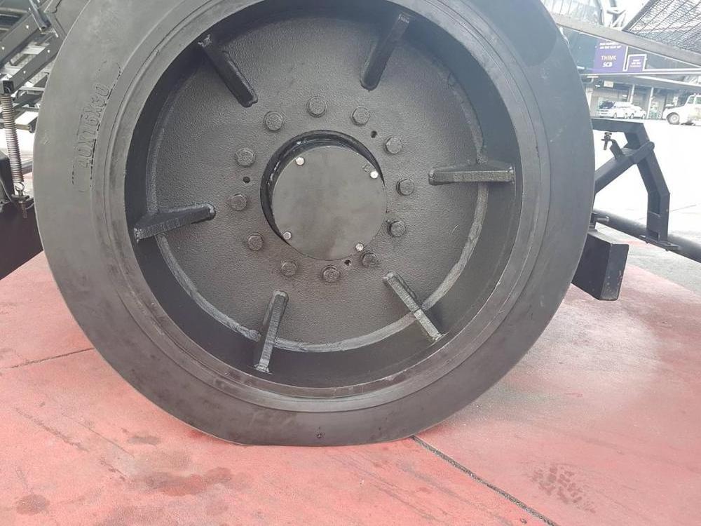 Passenger Boarding bridge solid tire 40x16x30 for airport trailer use