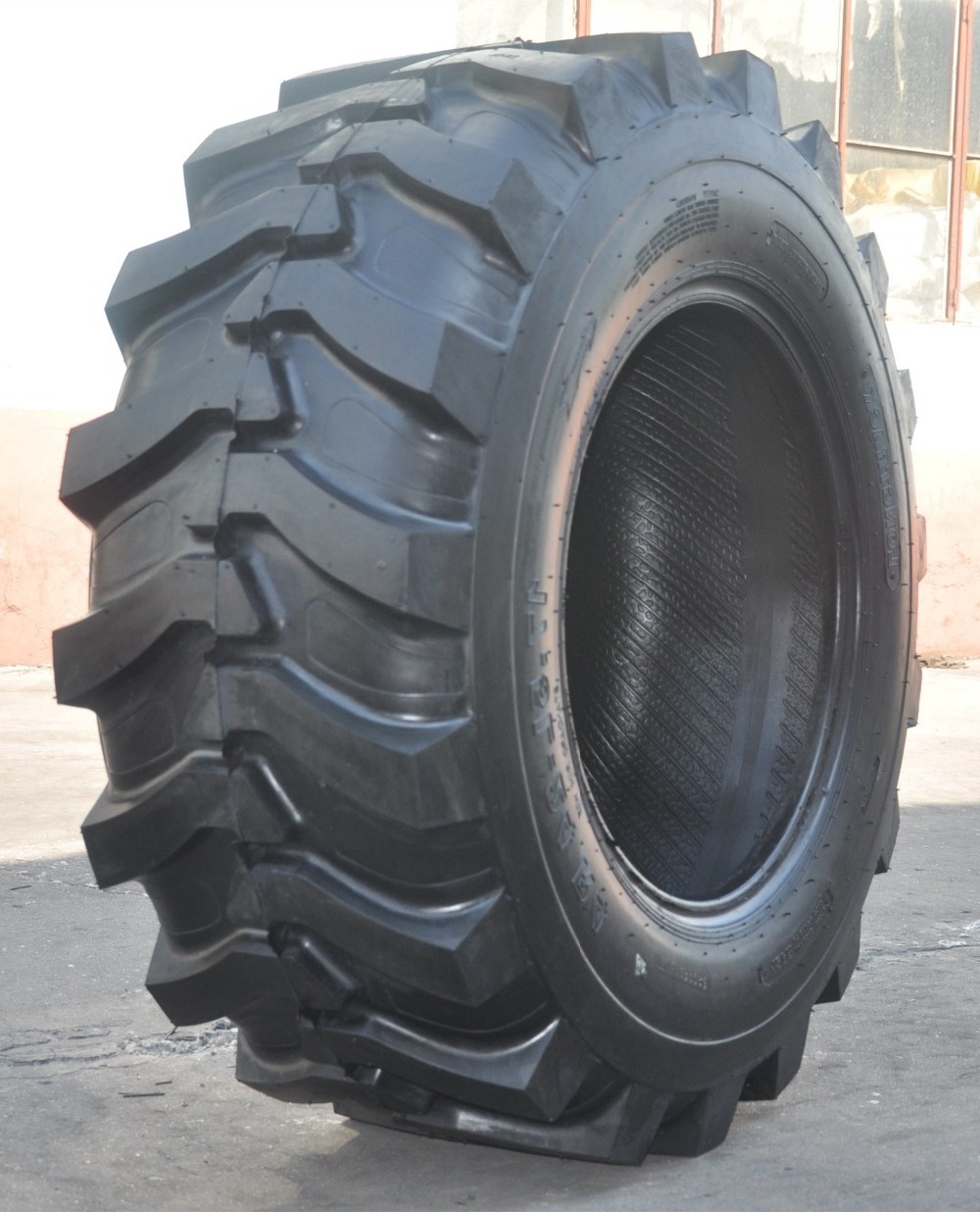 High quality R-4 pattern backhoe loader tyre 18.4-24 industry tractor tyre