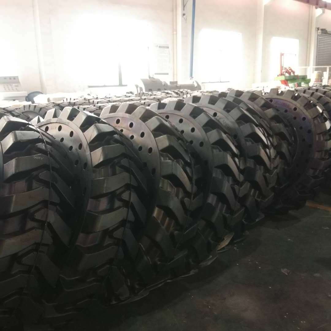 Anti-puncture Natural Rubber Solid Tires 10-16.5 10x165 12-16.5 12x165 for Genie JLG Bobcat Boom Lift