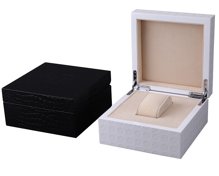 Custom High Grade Wooden lacquered White Watch Box For Gift Packaging