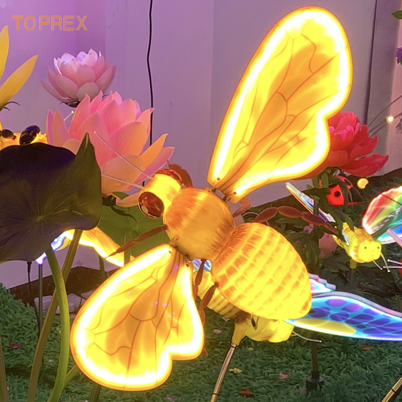 Toprex Street Garden Christmas Decoration Supplies IP65 Holiday Decoration 110v 220v 24v Fly Dynamic Animal Led Bee Theme Light