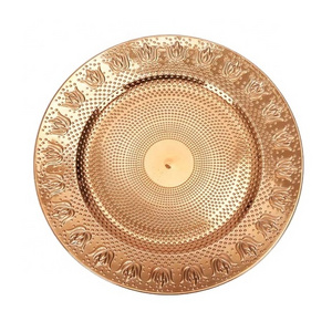 2022 New Fancy Large Plastic Plates Crown Pattern Edge Embossed Luxury Gold Plastic Charger Plates For Wedding Party