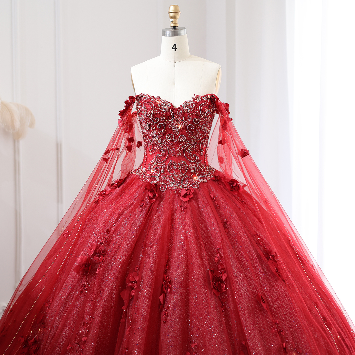 Luxury Ball Gown Emerald Green Prom Quinceanera Dress With Led Light Cape Red 15 Quinceanera Dresses 2024 SZ199-2