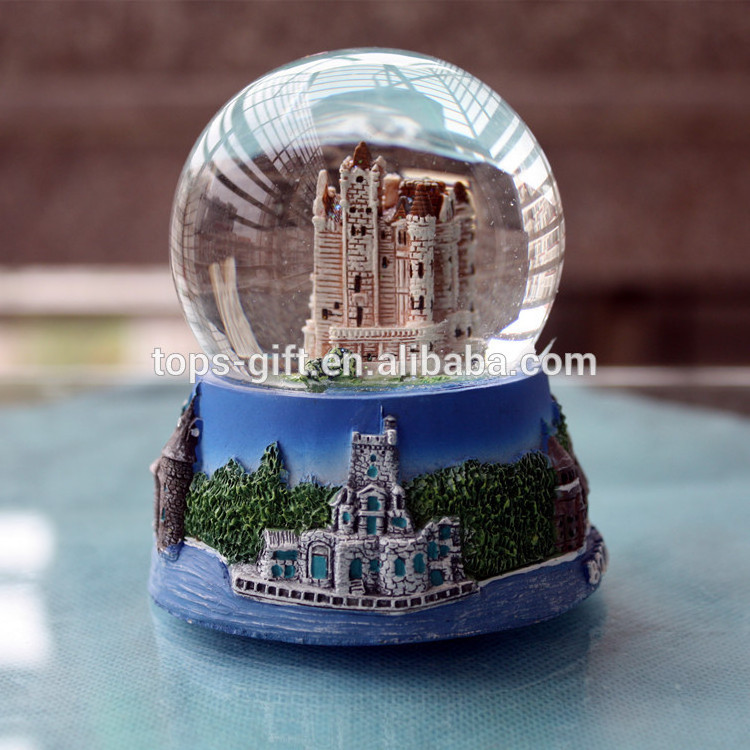 Custom Souvenir Wedding Favors Snow Globe Gifts Resin Water Globe Ball Glass Snowball