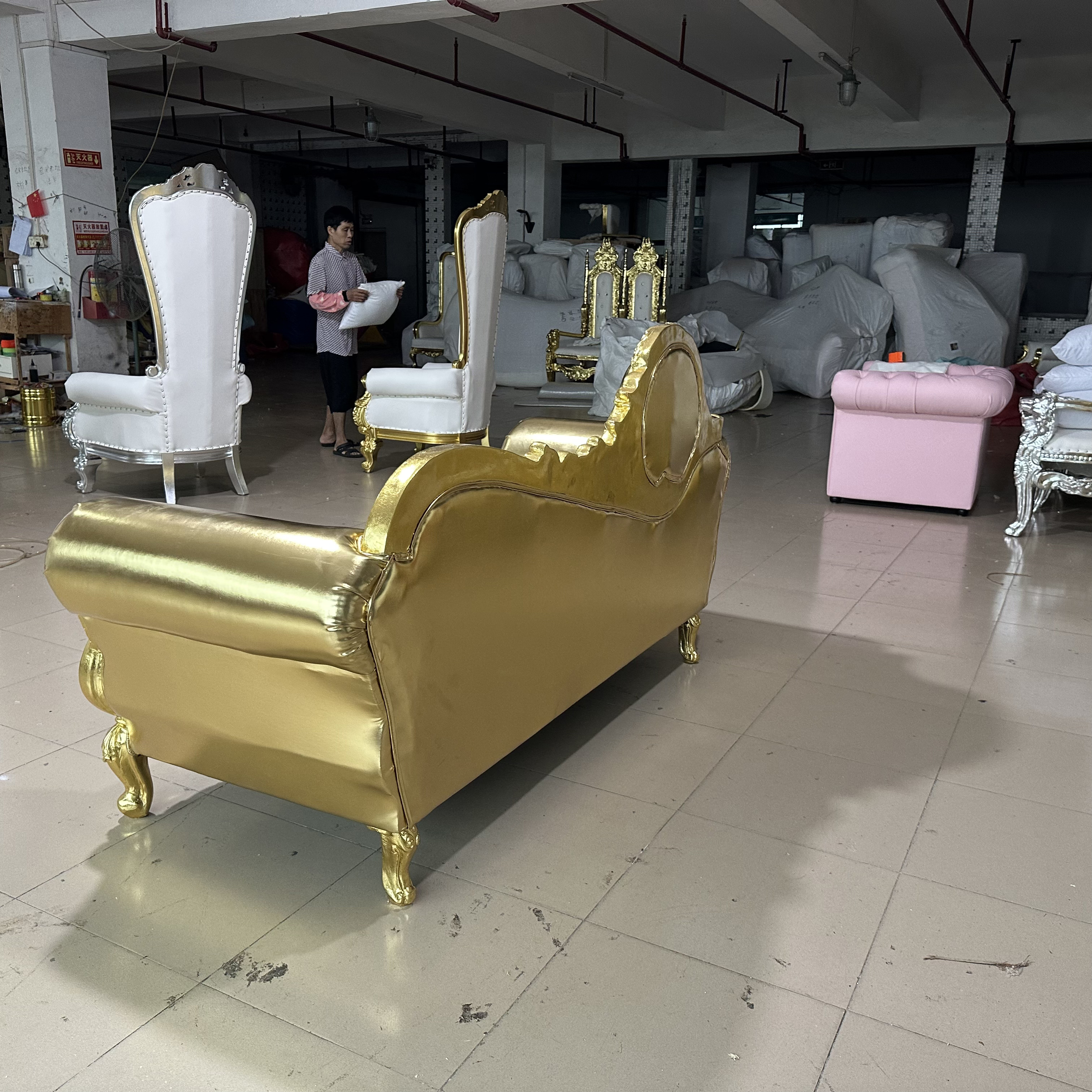 Wholesale Luxury Party Furniture White Gold Wedding Royal King Throne Chair Queen Sofa