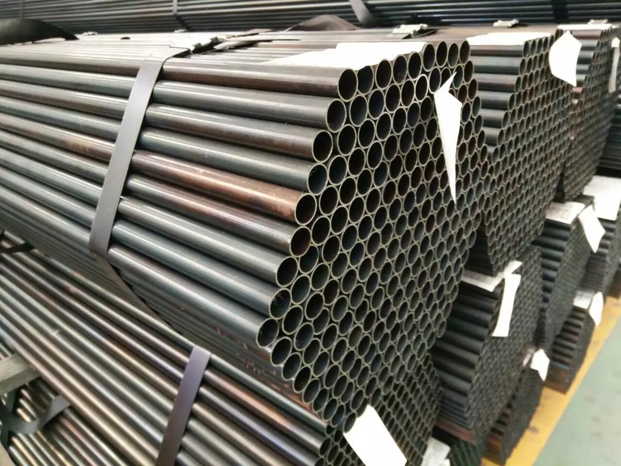 6-20mm Carbon Steel Tube Q235 Q355 A36 ST37.4  Welded Carbon Steel Pipe ERW Tube prices