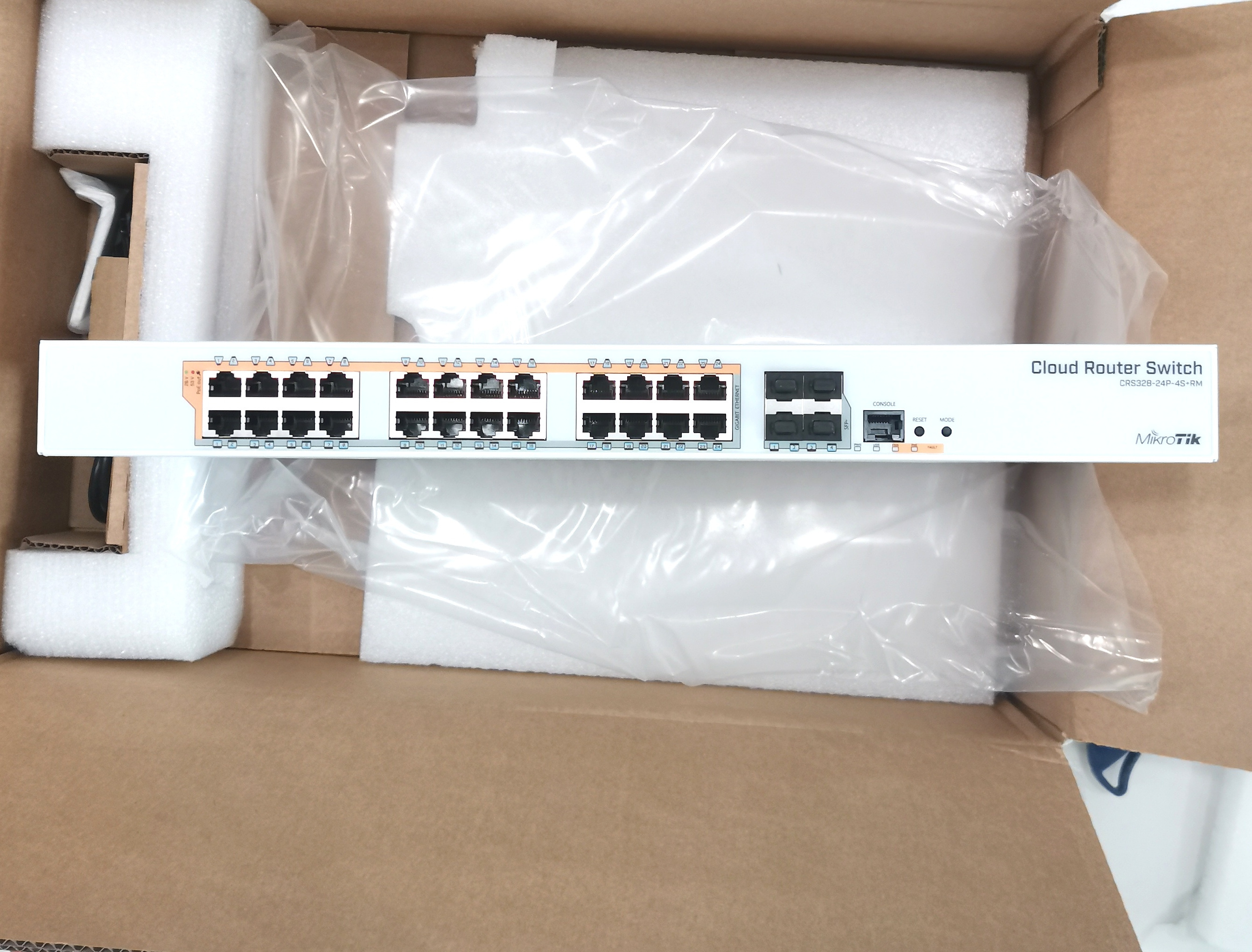 MikroTik CRS328-24P-4S+RM 4-port 10 Gigabit 24 port Poe Gigabit Network Management routing switch