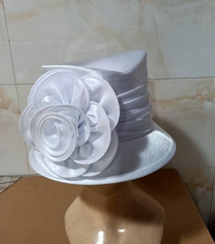 Fashion feather handmade Derby wedding White Formal Party lady Church Hat Wholesale New Elegant Women For Mother 's Day