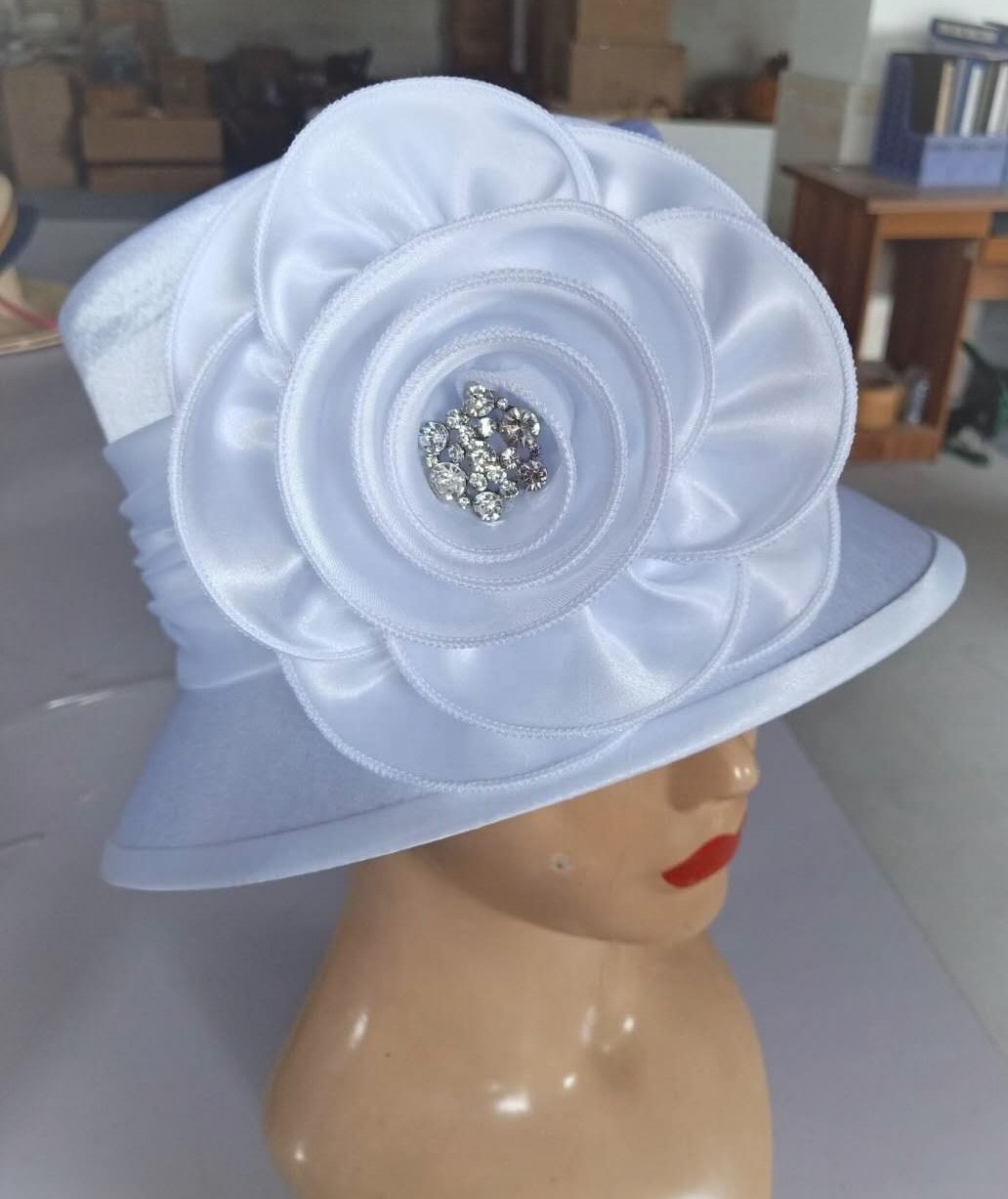 Fashion feather handmade Derby wedding White Formal Party lady Church Hat Wholesale New Elegant Women For Mother 's Day