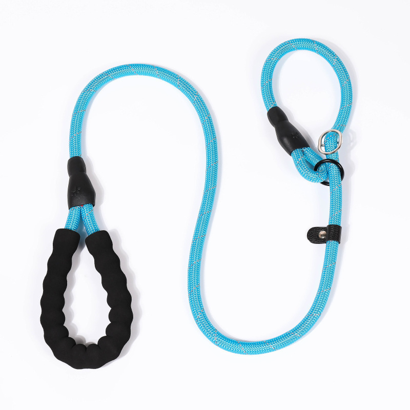 P Chain All In One Design Reflective Nylon Cat Dog Leash With Foam Handle At Night