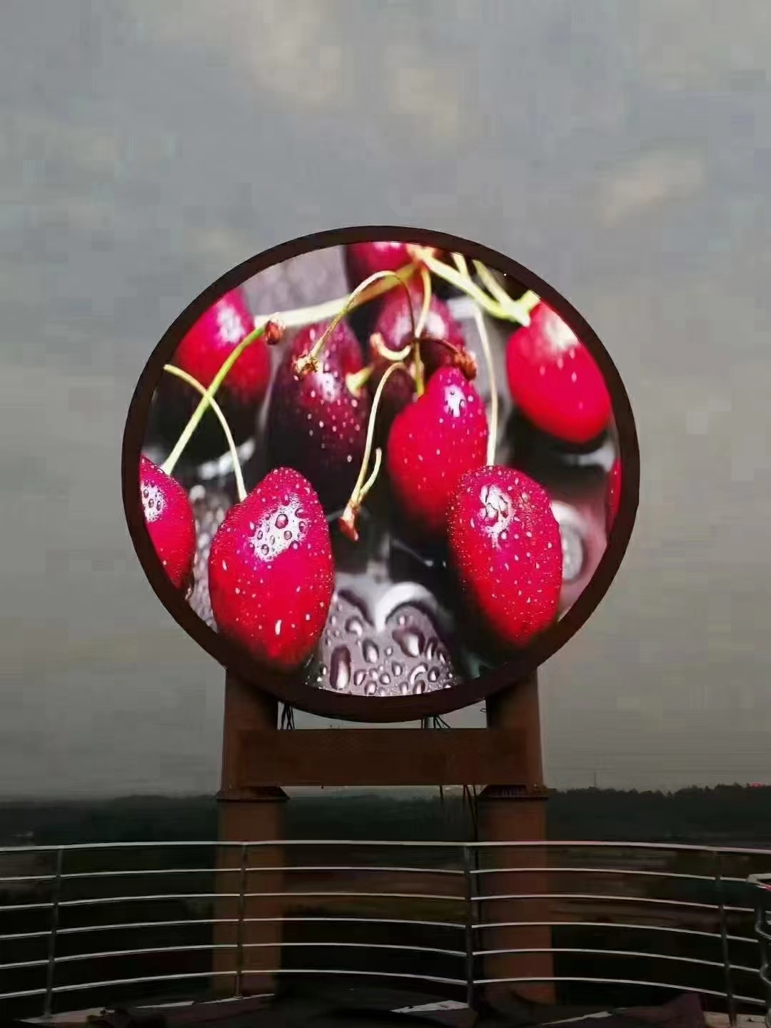 LED Circular Display Profiled Round Pie P2 P2.5 LED Screen Customized LOGO Screen Infinity Wrap Interior Circular LED Display