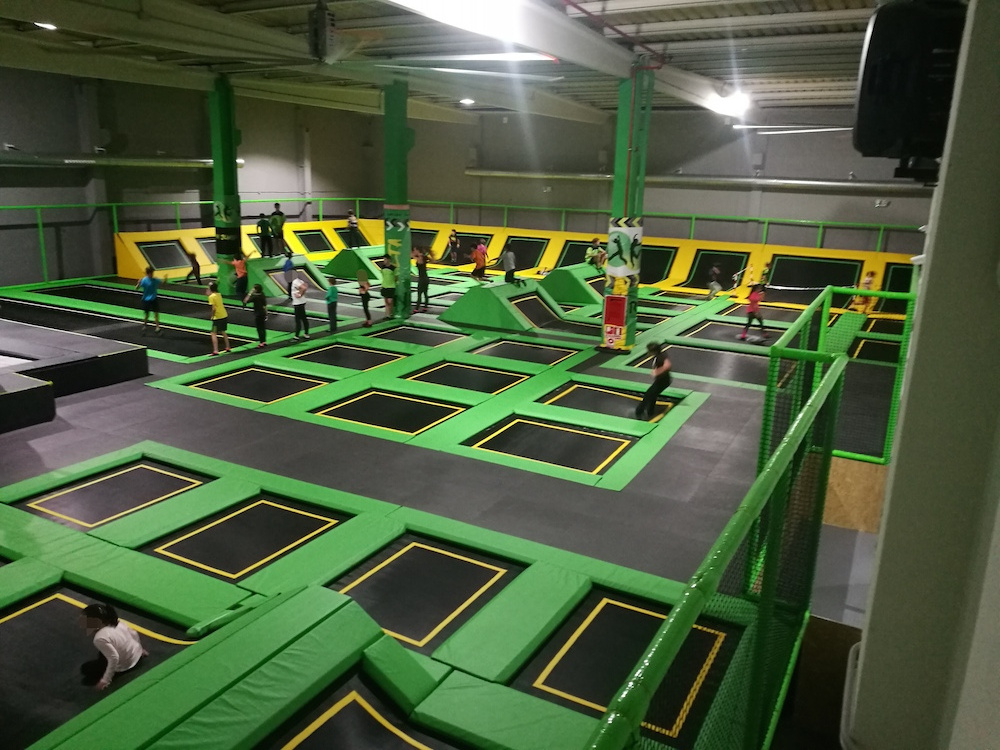 TourGo Factory Big Commercial Jump and Bounce Football Games Adult Indoor Kids Playground Trampoline Park Equipment