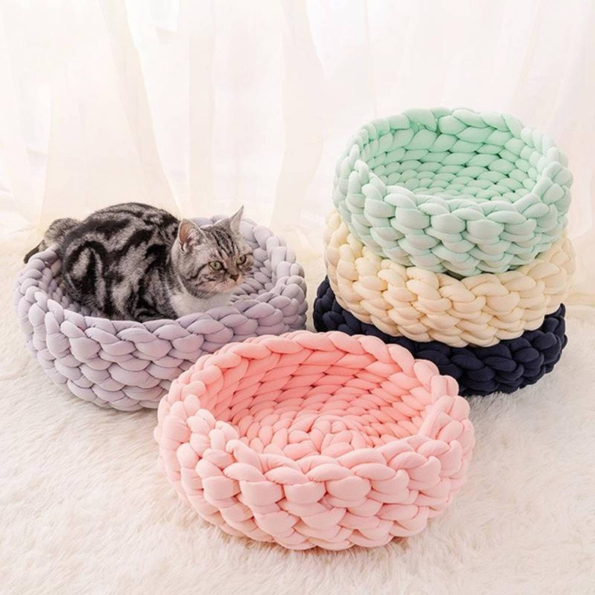 Stylish arm-knitted vegan and washable pet bed made from chunky organic yarn Knit dog pet  bed Handmade Warm cat cave