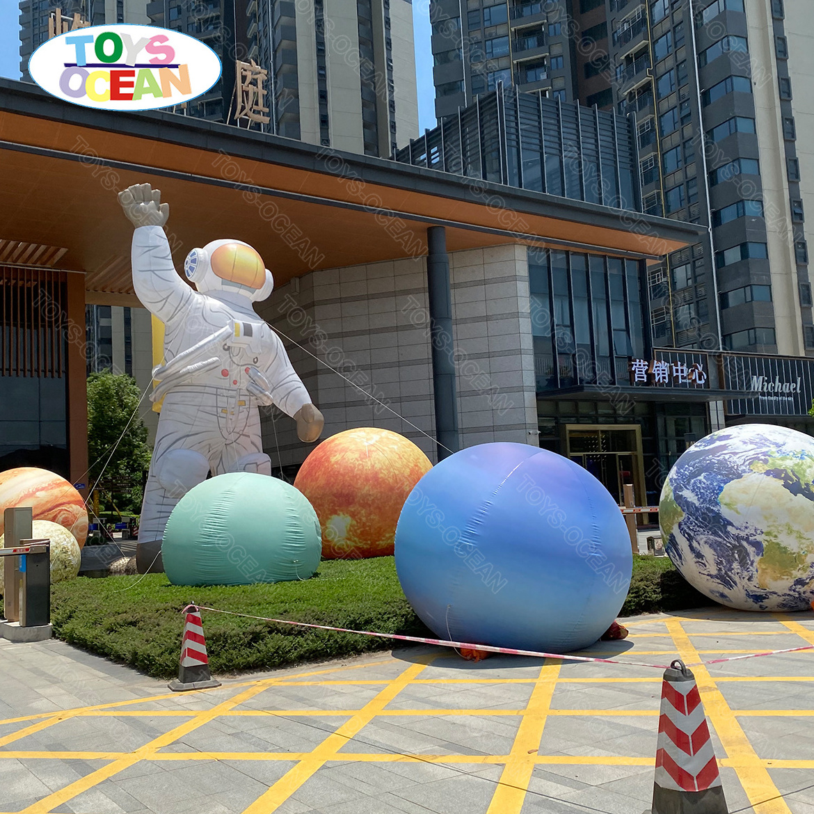 2023 newly designed outdoor inflatable astronaut inflatable universe planet advertising