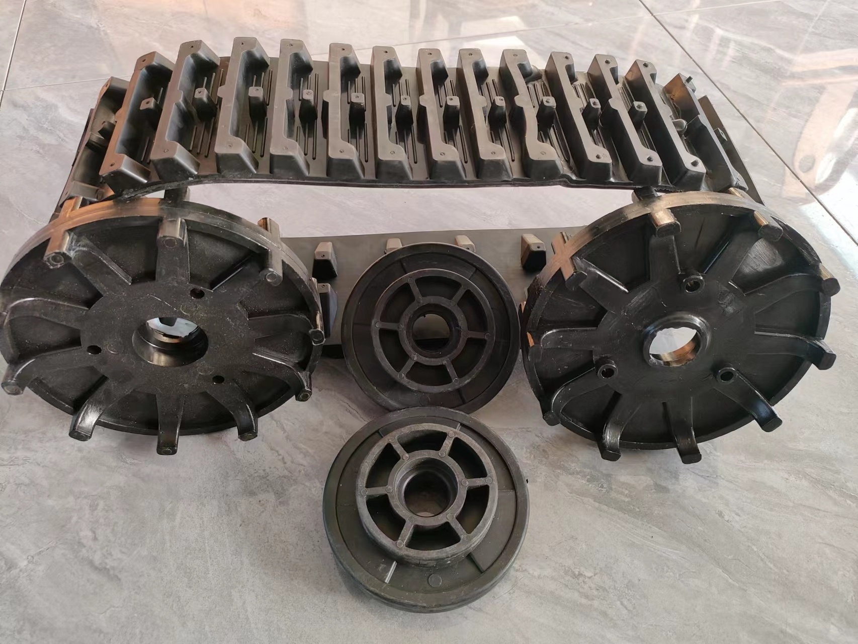 spare parts of rubber track undercarriage chassis best sale robot small rubber track