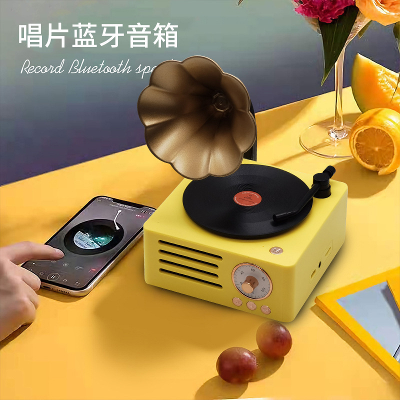 Factory Mini Sound box Nostalgic Retro Rotating Phonograph Speaker with Fm Radio