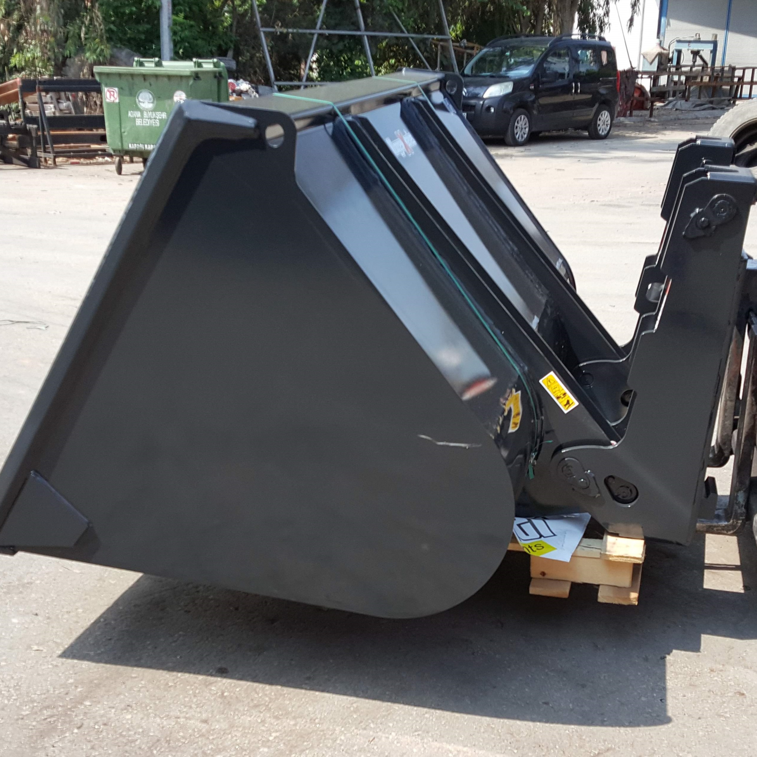 Hydraulic Carriage Mounted Bucket Forklift Attachment Wagger Attachment Best Price Performance Attachment