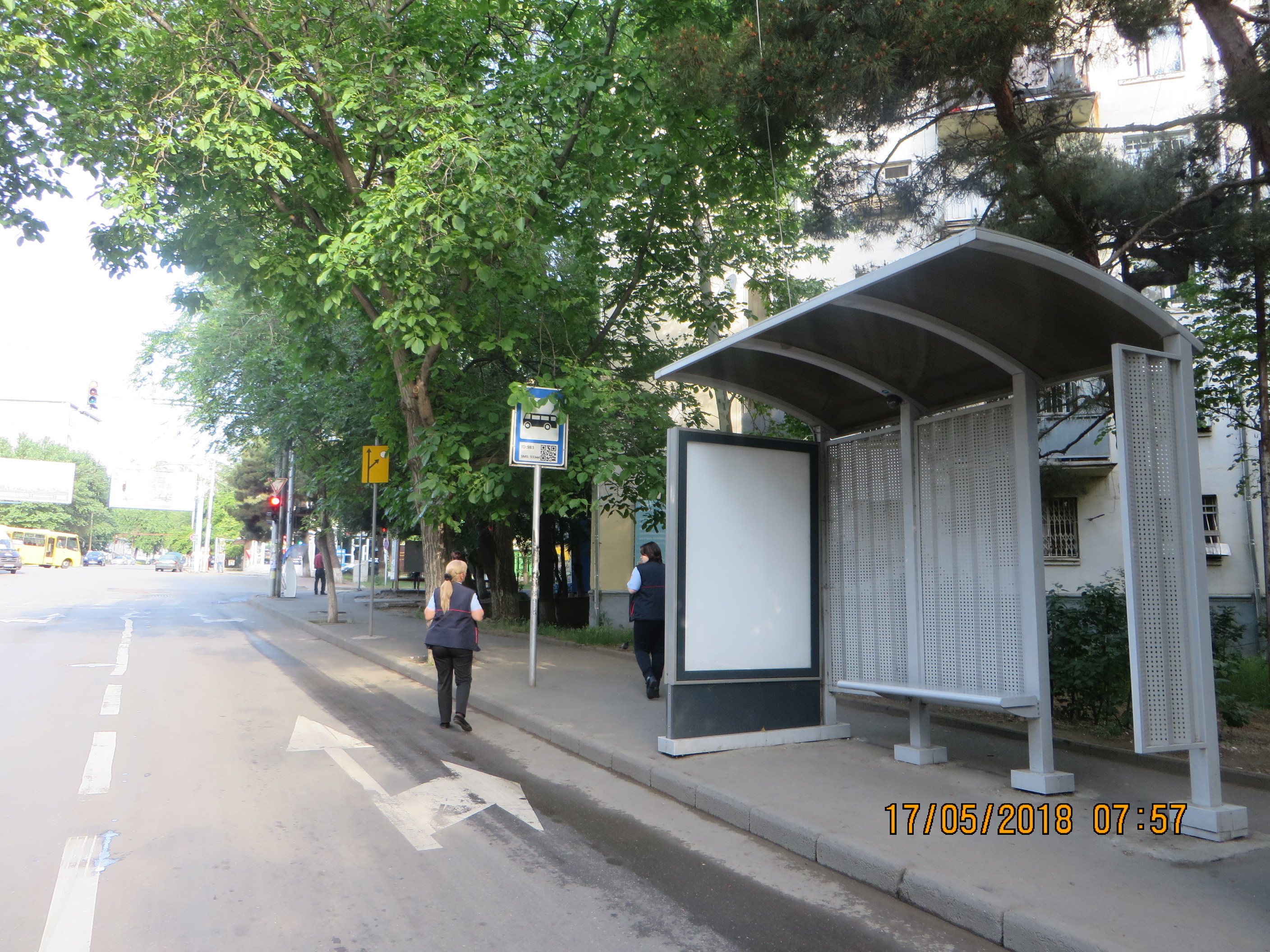 Standard Bus Shelter Stainless Steel Bus Shelter For Advertising Durable Structure Easy Assemble