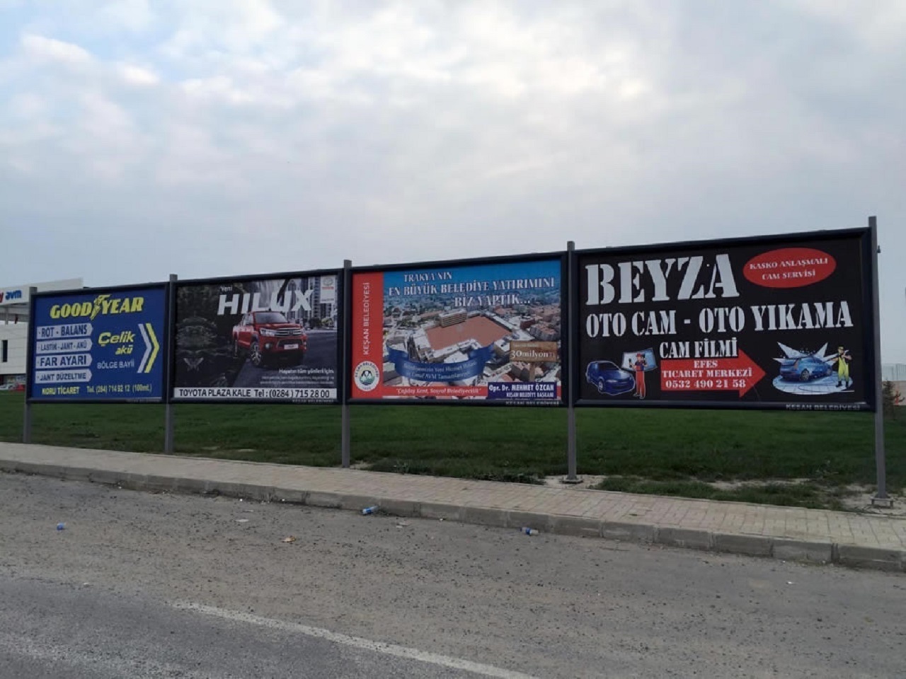 Turkey Best Quality Outdoor Unipole with LED Lighting Billboard