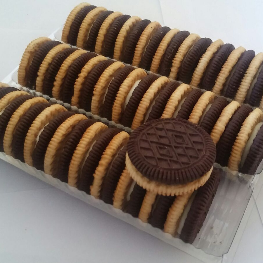 BISCUITS CAKE COOKIES CHOCOLATE WITH HAZELNUT WITH CREAM DELICIOUS WAFER AND CRISPY FROM TURKEY