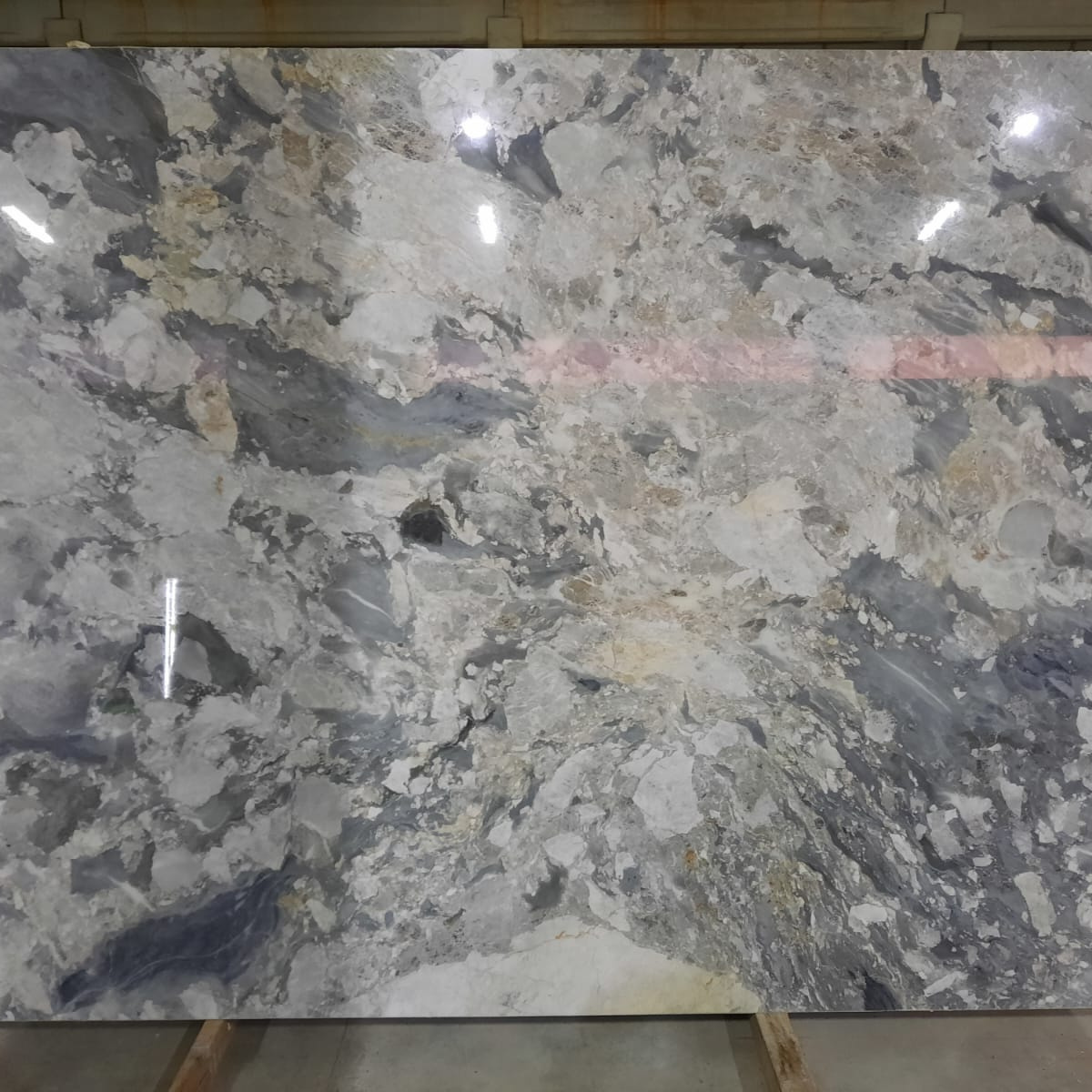 high quality luxurious marble and travertine natural stone blocks and slabs for floor walls interior and exterior tiles