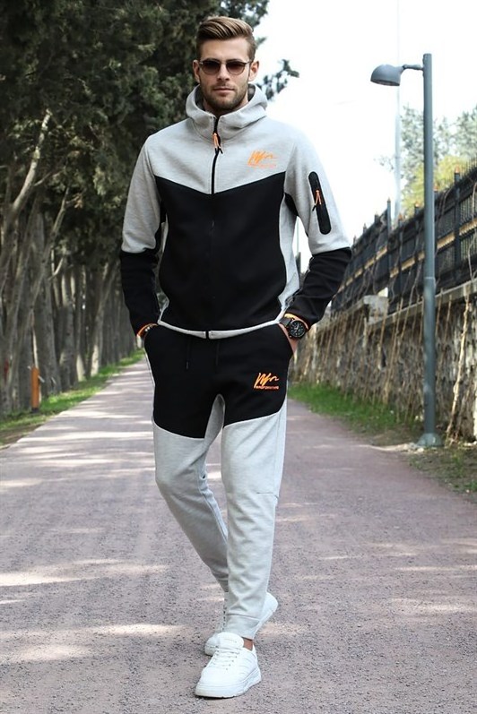 Wholesale OEM gym tracksuit for men black cotton tracksuit set men jogger suits Turkish Manufacture Company