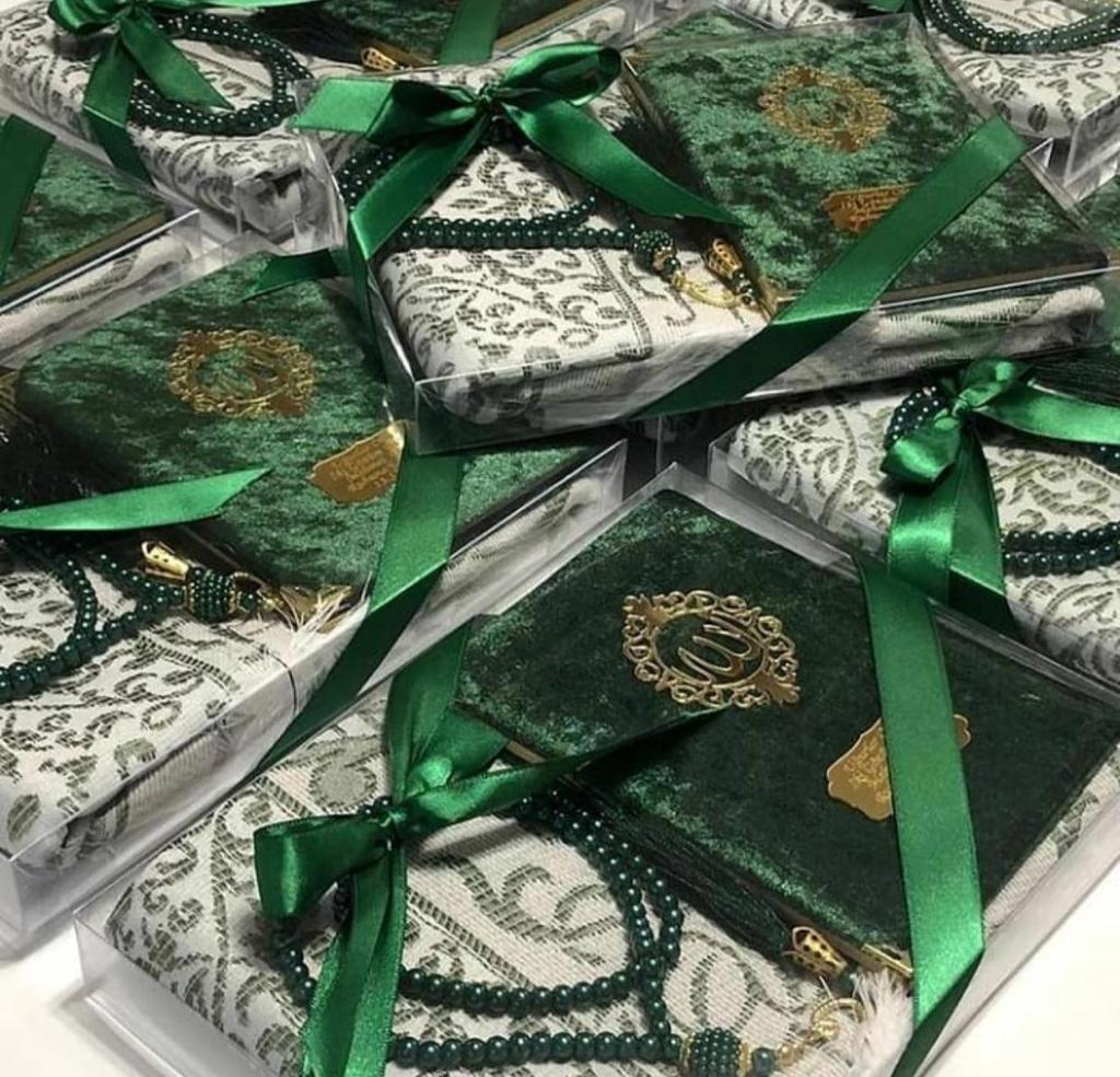 Muslim Gift Set Islamic Gifts Box For Ramadan Muslims Wedding Gift and Souvenirs Yaseen Quran Favor Prayer Mat Tasbih Quran Sets