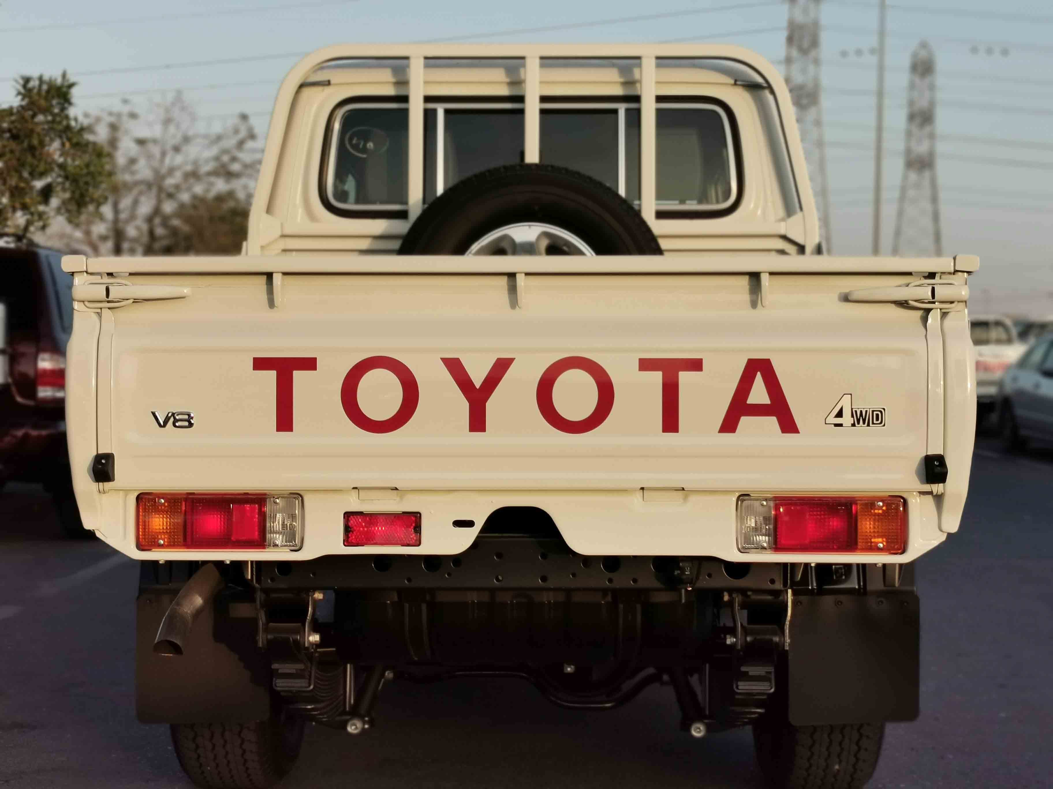 2022 Toyo-ta Land Cruiser Double Cabin Pickup V8 4x4 Used Cheap Cars from Japan Dubai Germany for Sale Hot Sale Diesel Petrol