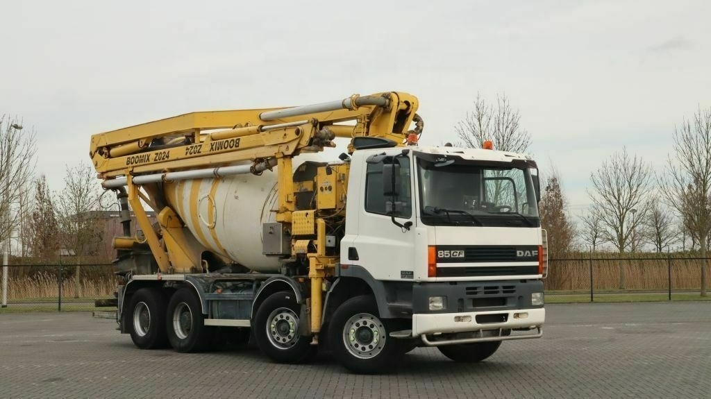 DAF CF 340 8X4 CONCRETE MIXER PUMP CBM Cylindrically Shaped Transportation Dry Powder Bulk Cement Tank Semi Trailer