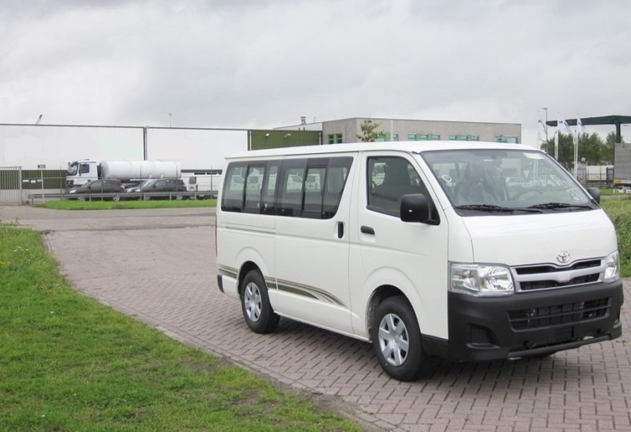 Used 2017 Toy ota Hiace Flat roof Bus 14 15 17 23 Seaters seat Mini Bus Minibus New Bus Max Diesel