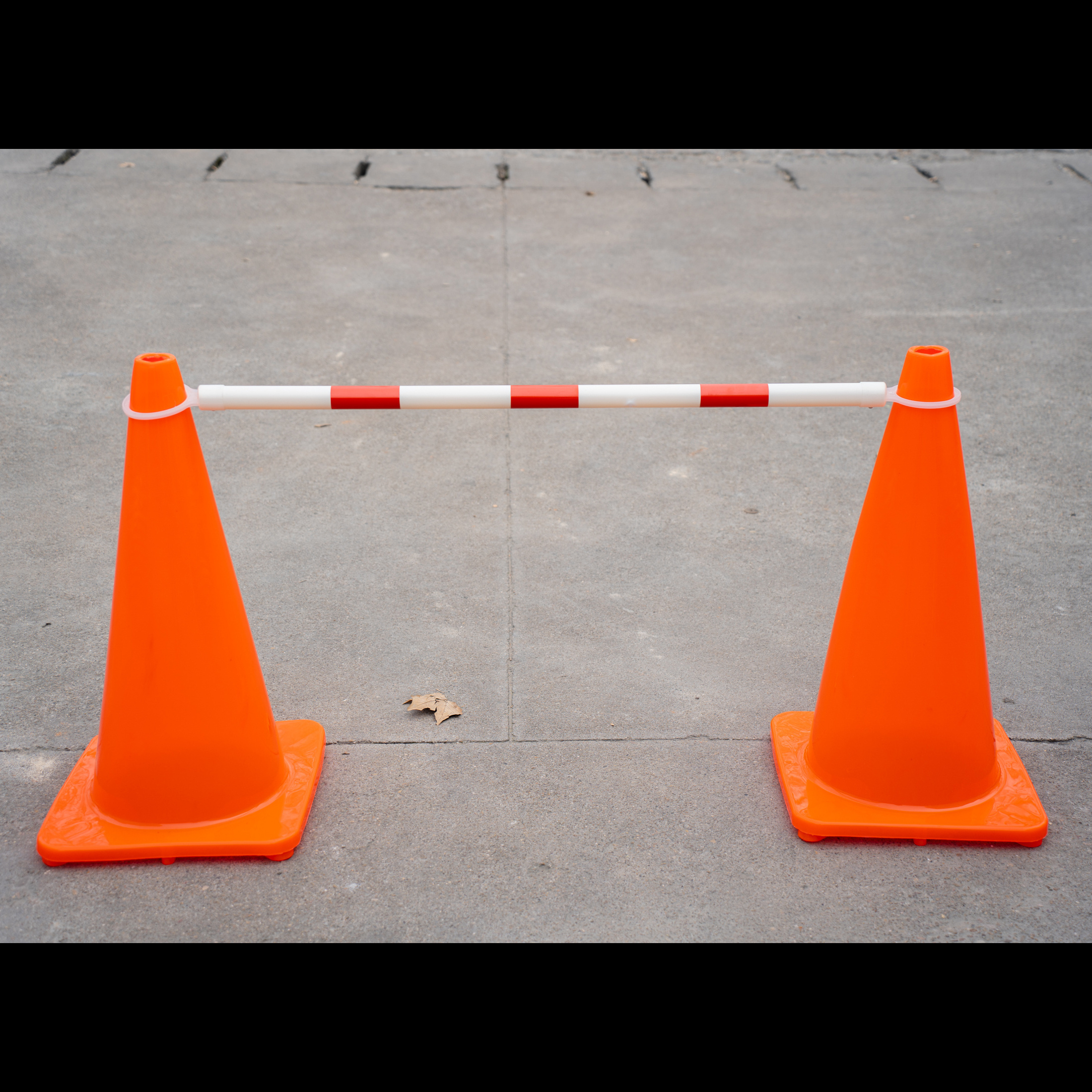 Retractable Lightweight Plastic Warning Traffic Cone Bars Barricades