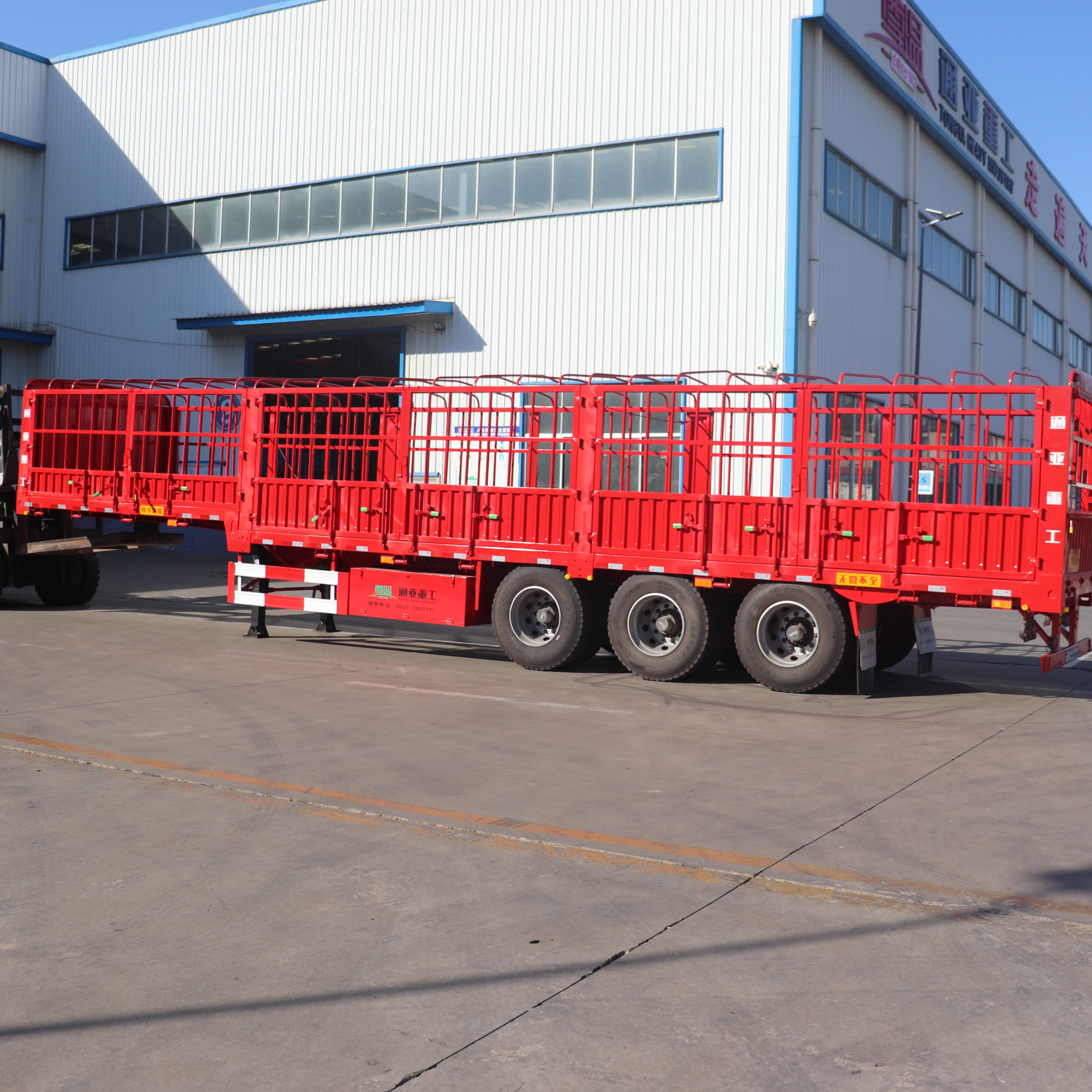 Hot Sale Utility Bulk Sugar Cane Transport 40t 60 Ton 3 Axle Fence Semi Trailer Factory Price