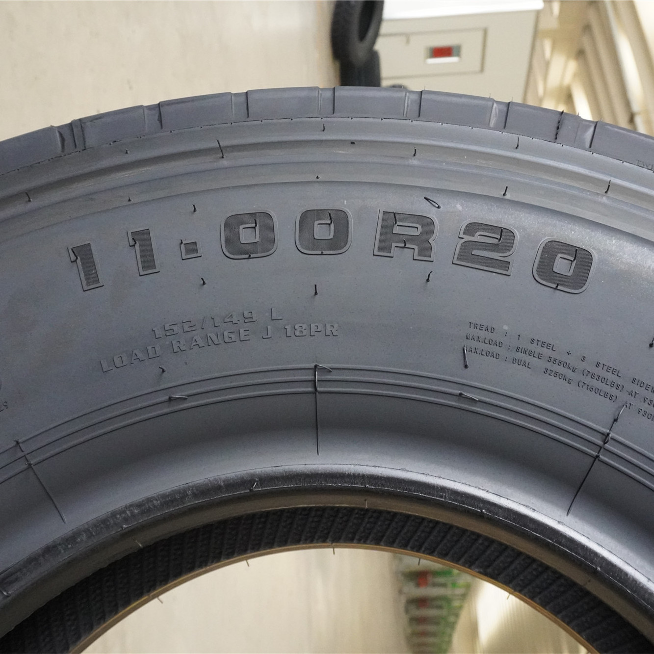 CHINESE TYRE FACTORY PRODUCE THE NEW BRAND TYRE MAXZEZ SAFEMAX NEW ZIGZAG NEW THREE LINE 1100R20 12R22.5 ALL POSITION TYRE