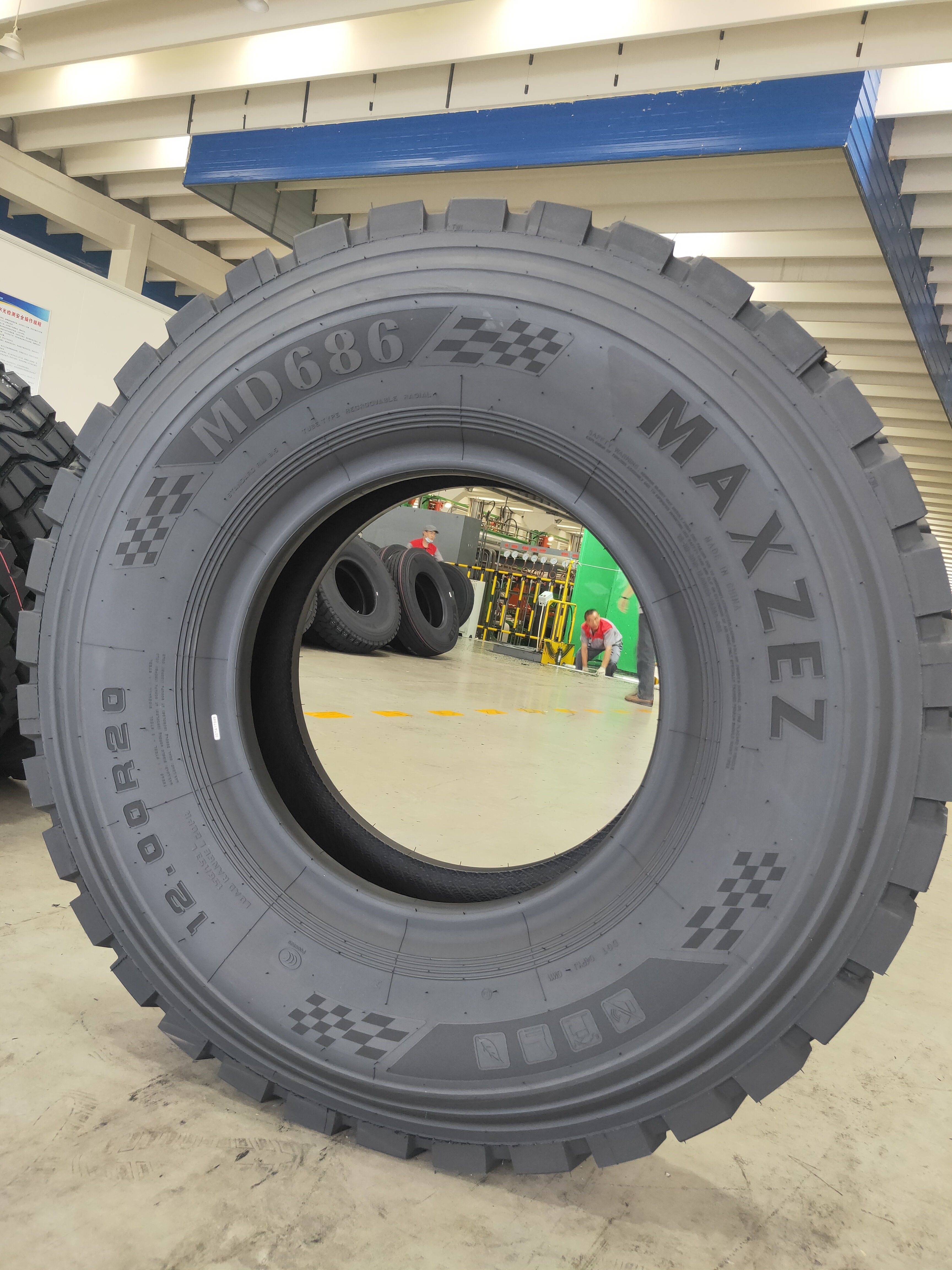 MAXZEZ brand Truck Tires Made in China 12.00R20 20PR Mining ON/OFF Road Pattern