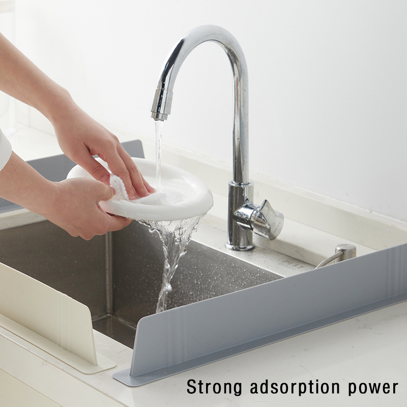 Sink Water Splash Guard with Powerful Suction Sucker Kitchen Bathroom Tools Silicone Faucet Baffle Board