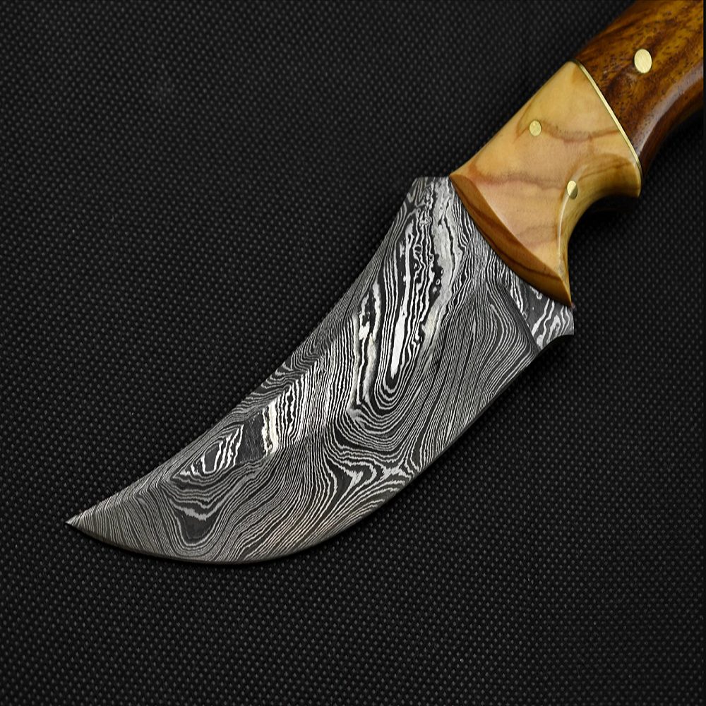 Custom Size Premium Damascus Steel Fixed Blade Outdoor Knife Rosewood Handle Twist Blade Pattern with free Leather Sheath