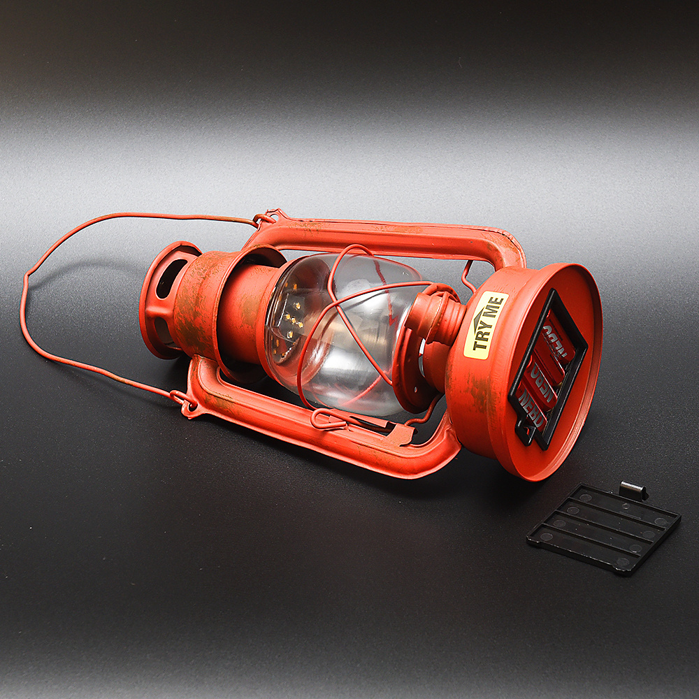 Wholesale battery powered Flickering Flame hurricane vintage led lantern Red Retro lantern Outdoor Hanging LED Lantern