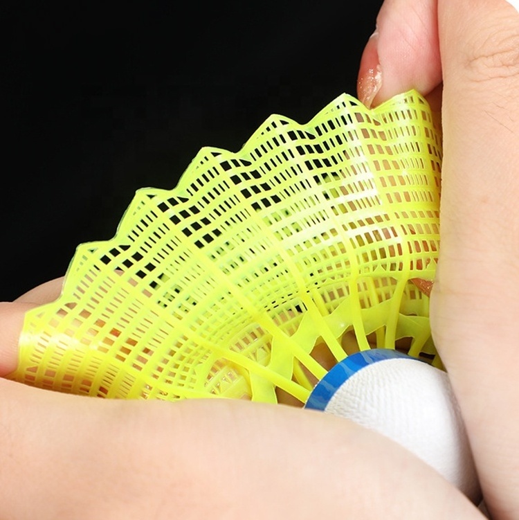 Durable High Speed Plastic Feather Badminton Nylon Shuttlecock for Indoor Outdoor Training