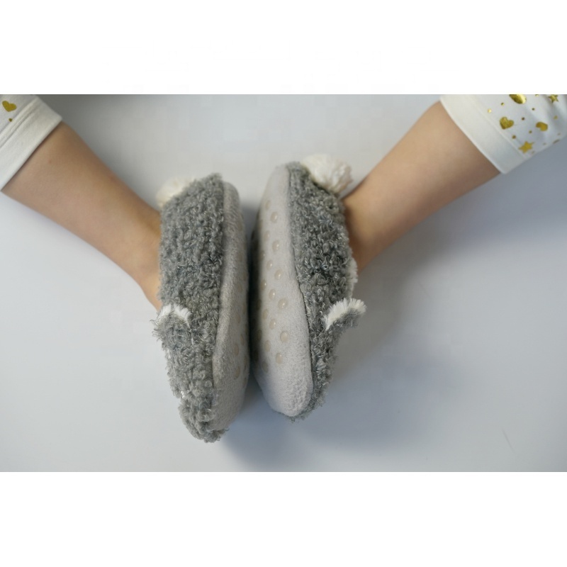 OEM Super Soft Furry Slippers For Kids Snoozy Fur Slipper