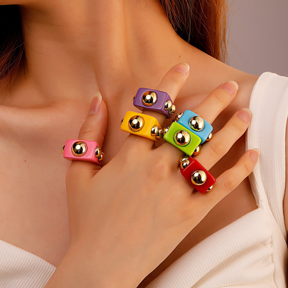 Wholesale Cute Colorful Candy Plastic Finger Ring Chunky Retro Resin Acrylic Jewelry Ring For Kids Women