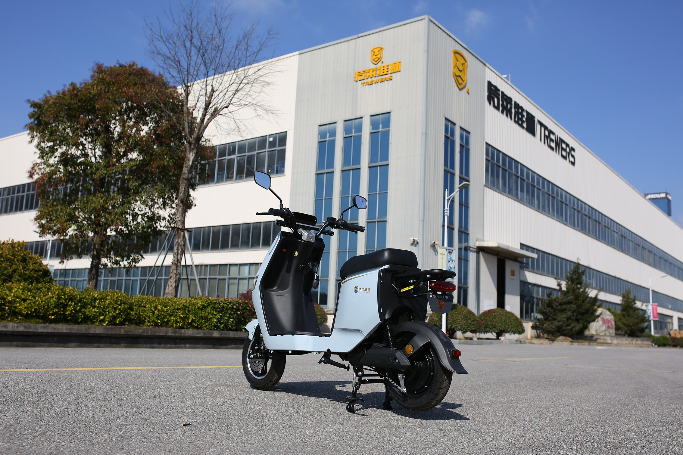 Adult China Electric Moped 60km/h 2500w Long Range Delivery Motos 2 Wheel Scooter Electric Bike Motorcycle