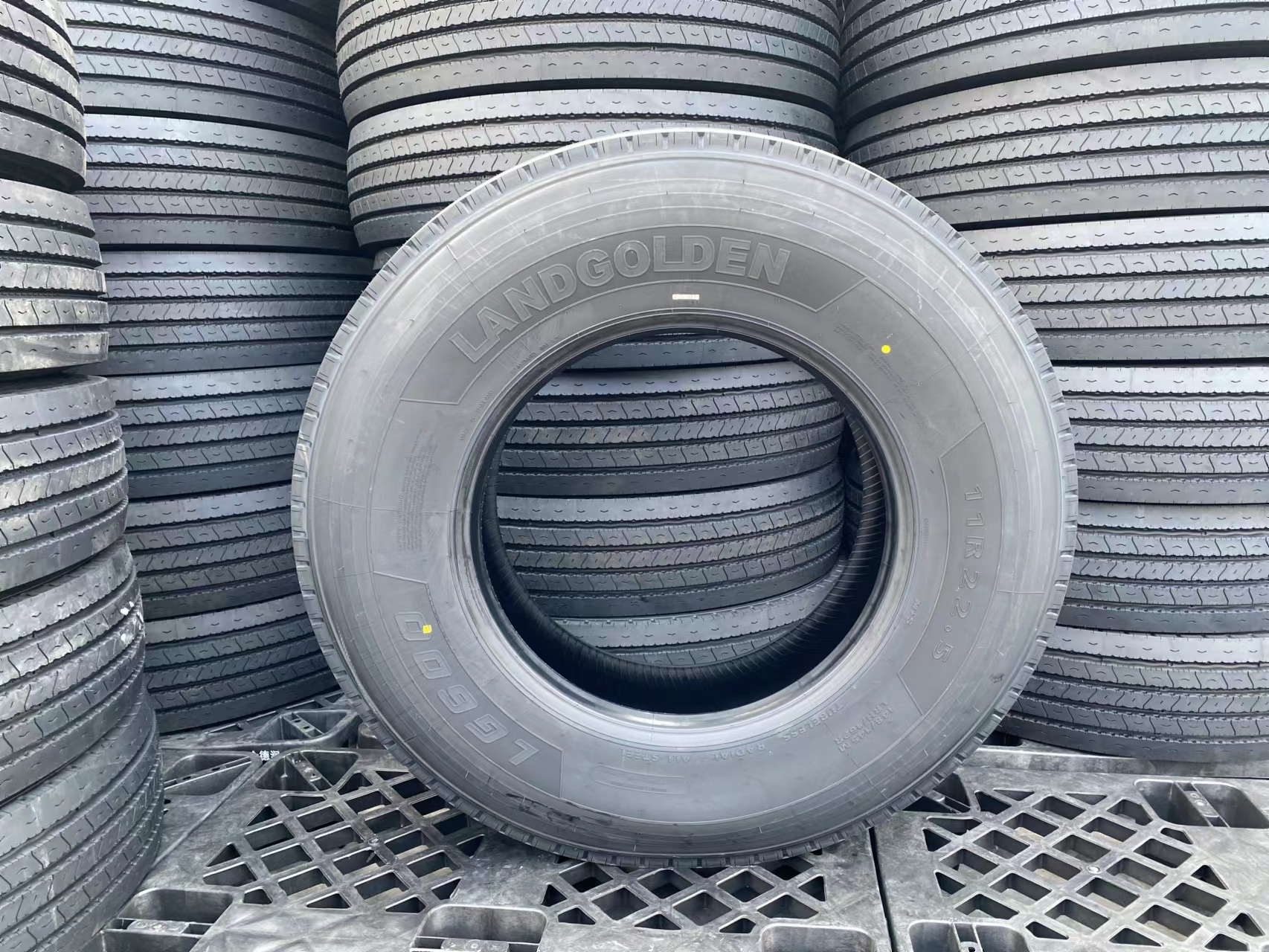 Doublecoin/Landgolden commercial tires 11r22.5 semi truck 295/75r22.5 trailer&steer tires from Thailand