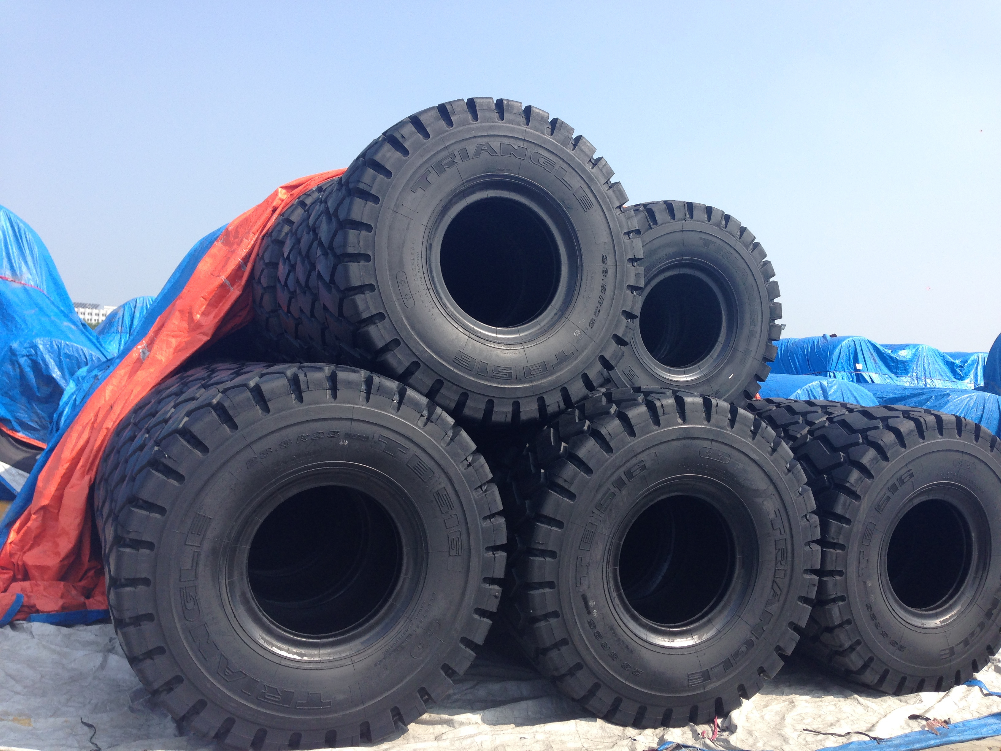 TRIANGLE wheel loader tires 23.5 25 PNEUS 26.5 25 OTR tyres high quality fast delivery