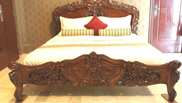 Antique Style Solid Wood Bed Frame Product